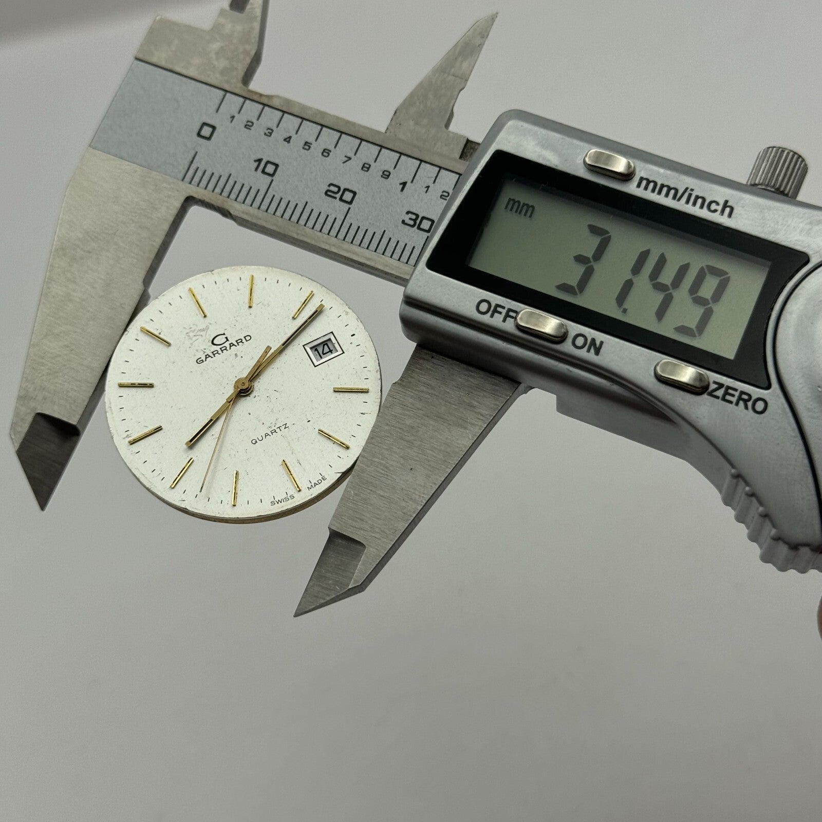 31.5mm Men’s Garrard ETA 555.115 Quartz Watch Movement Vintage PARTS SPARES