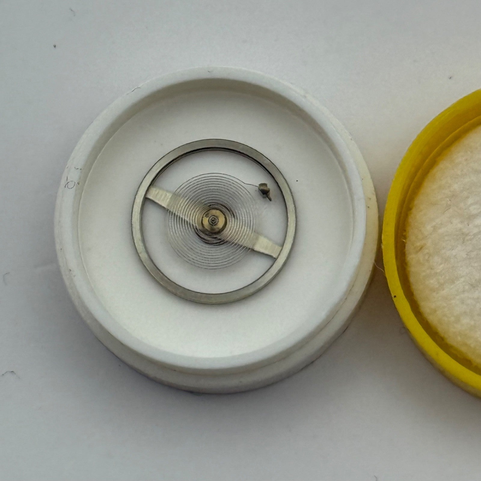 Oris 470, 471 Balance Wheel Complete And Spring 334 Watch Movement Parts NOS