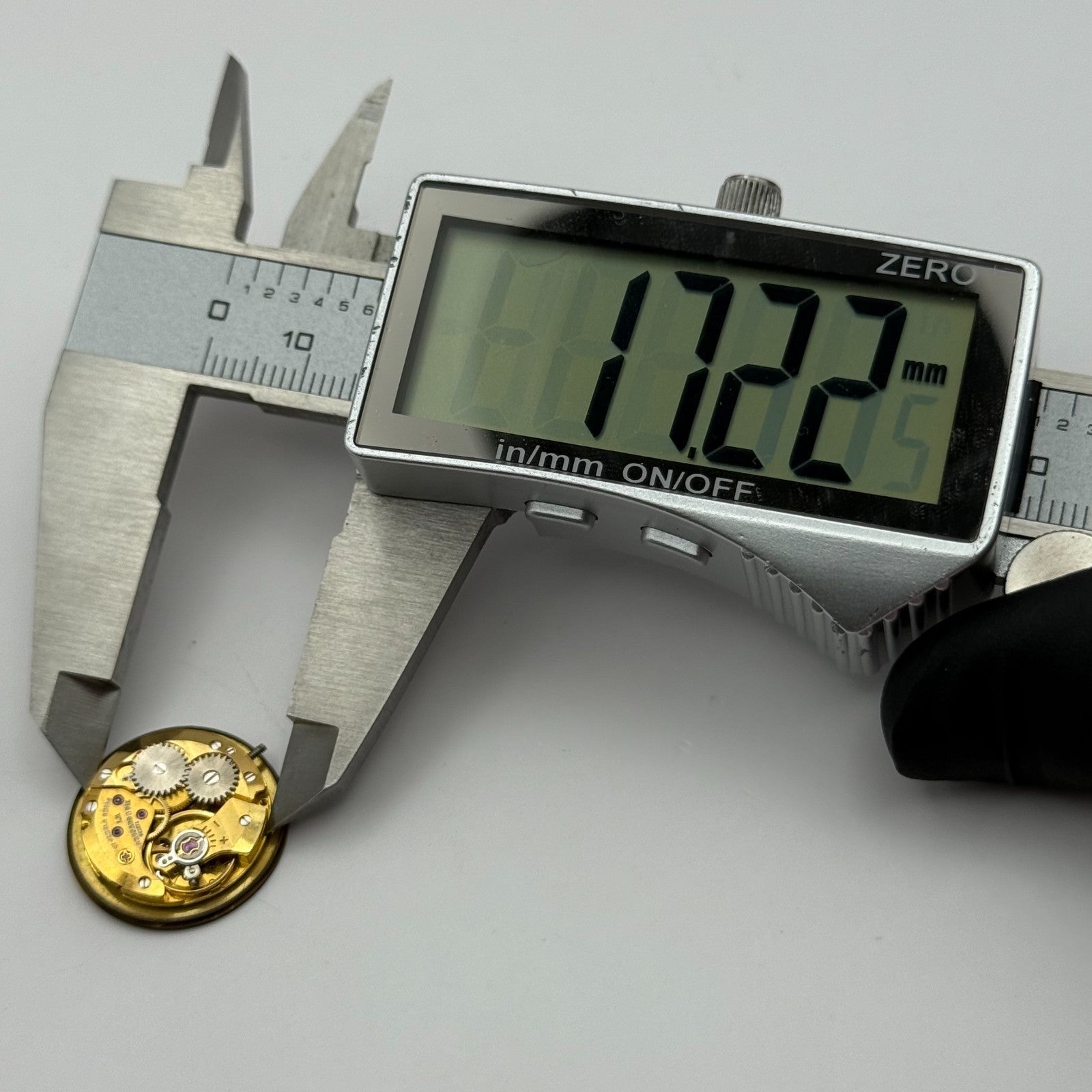 Kutchinsky Chopard & Cie Geneve ETA 2512 Watch Movement Stone Dial Running