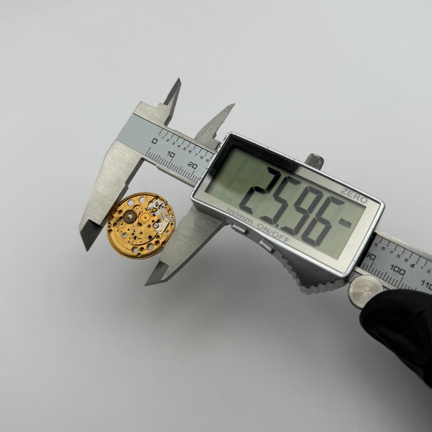 Tissot Omega 2481 Automatic Incomplete Watch Movement Vintage Swiss Parts Repair