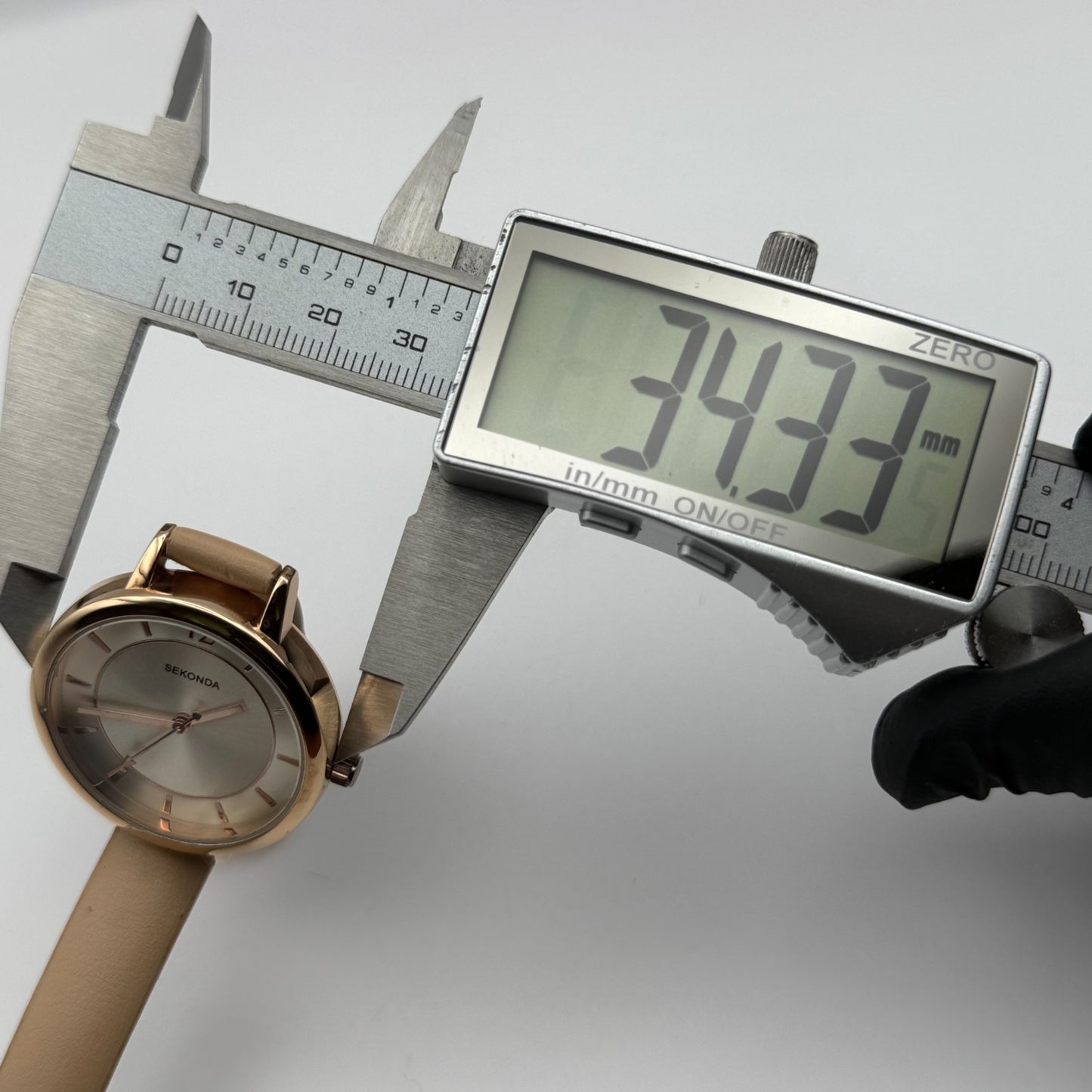 Sekonda Ladies Quartz Watch Silver Dial Rose Gold Tone Case Japan Working 34mm