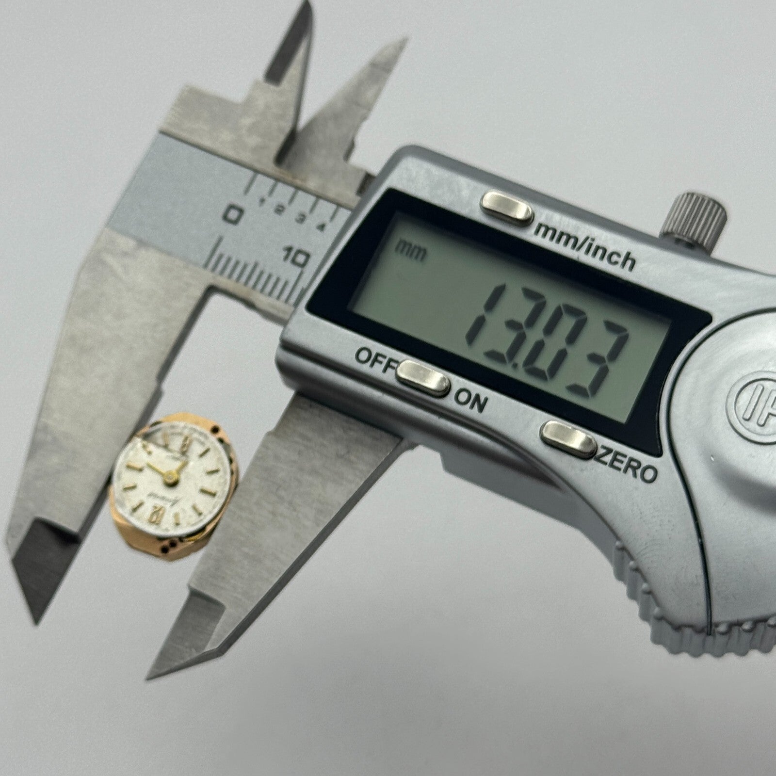 12.9mm Ladies Accurist ETA 2485 Manual Wind Watch Movement Swiss Vintage PARTS