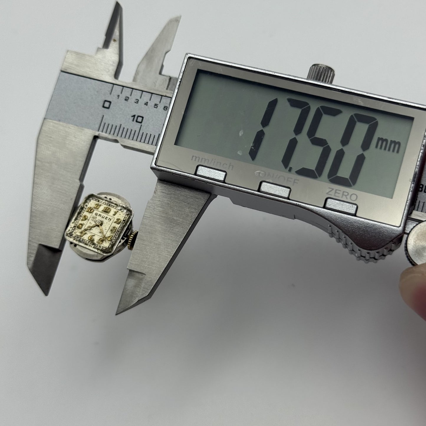 15.1mm Vintage Gruen 1-69866 Manual Wind Watch Movement PARTS REPAIR