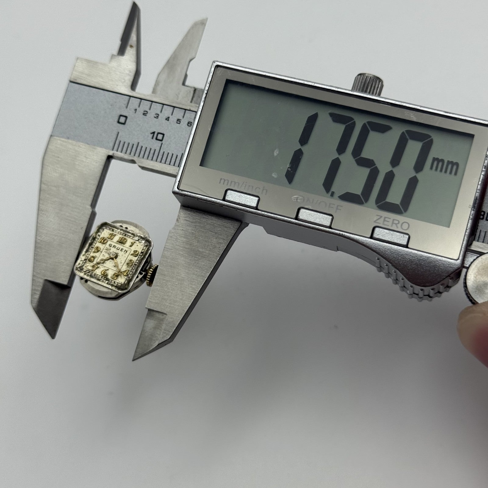 15.1mm Vintage Gruen 1-69866 Manual Wind Watch Movement PARTS REPAIR