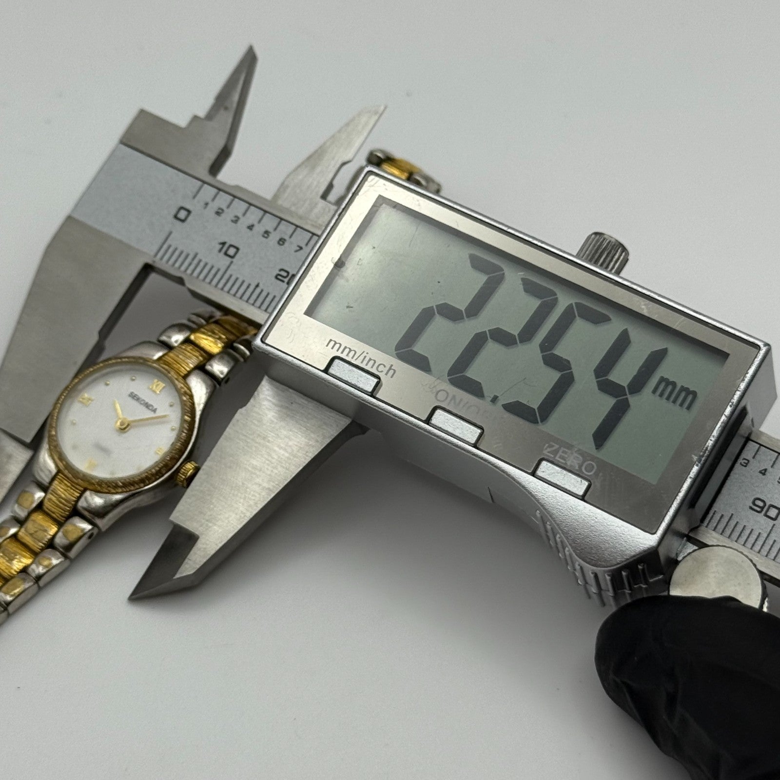 20mm Working Ladies Sekonda Two Tone White Dial Japan Quartz Watch 6.75 Inches