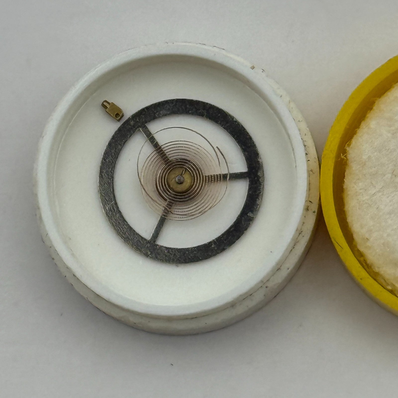 EB 8800 Balance Complete 12''' Renata 1309 Watch Movement Parts DAMAGED