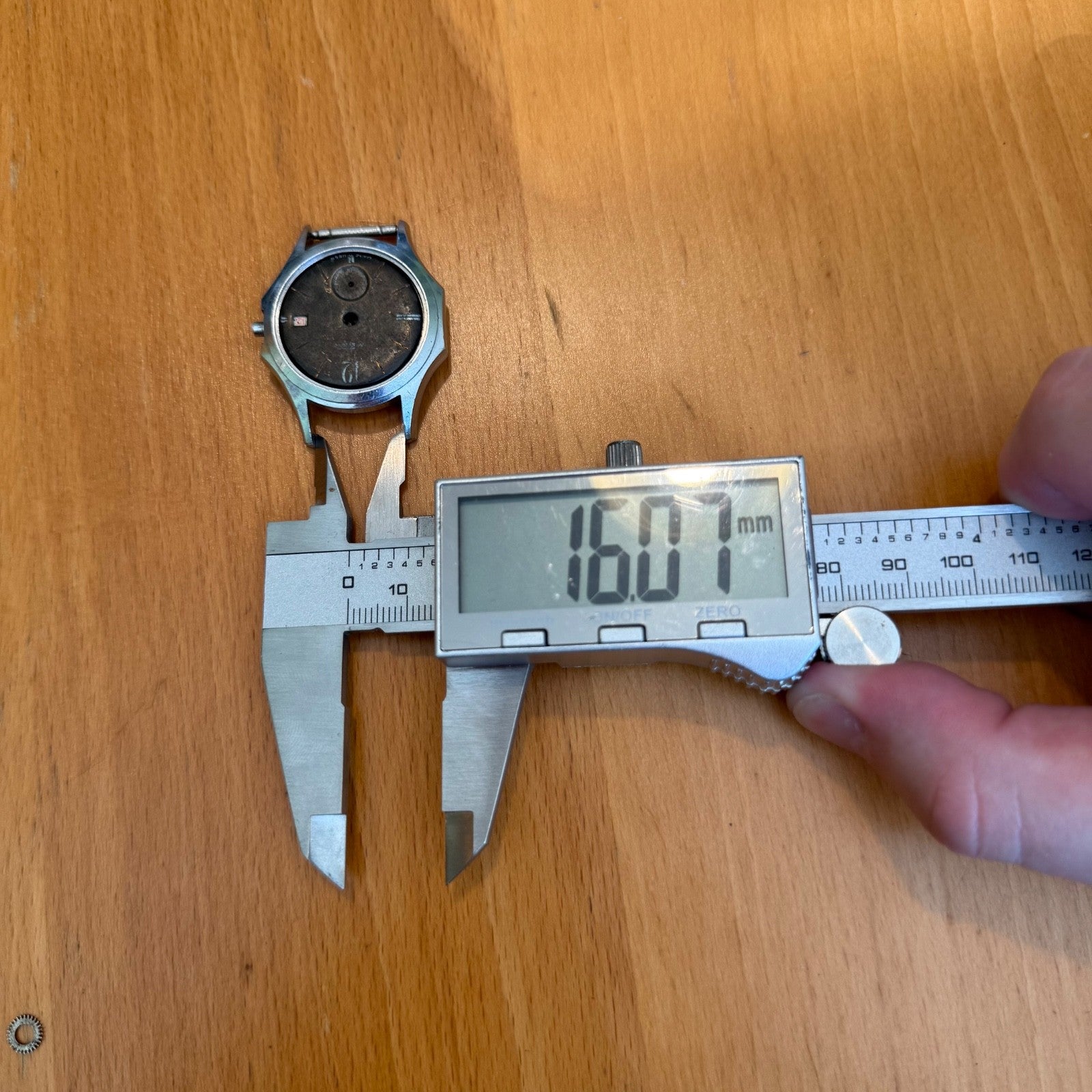 32mm Vintage Soviet USSR Cal 2605 Date Dial Manual Wind Watch PARTS / REPAIR