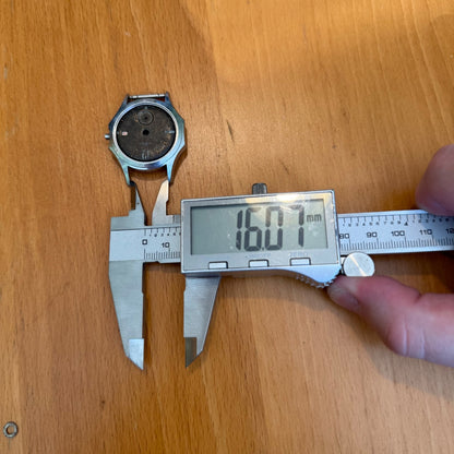 32mm Vintage Soviet USSR Cal 2605 Date Dial Manual Wind Watch PARTS / REPAIR