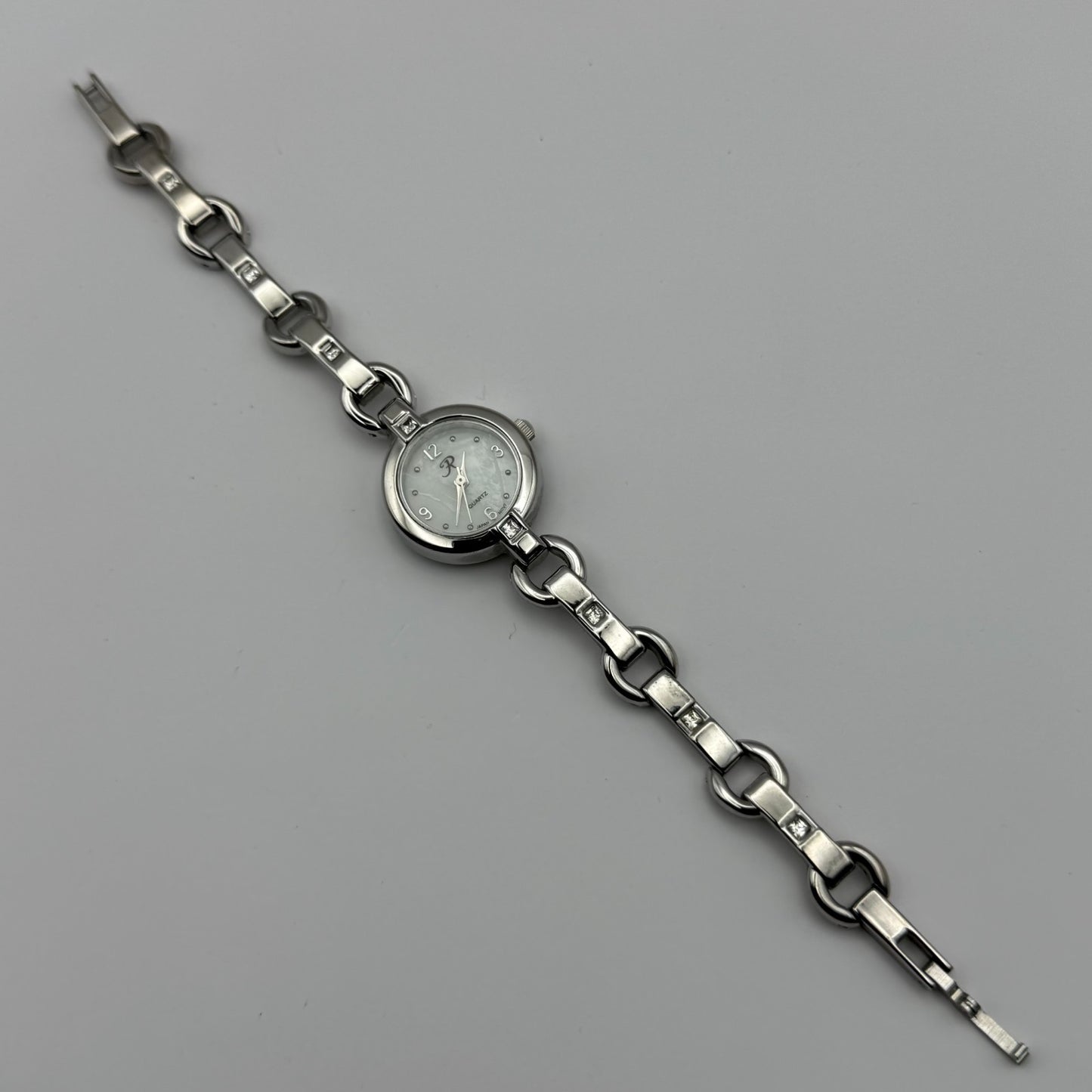 R Ladies Quartz Watch Silver Tone Bracelet Working 22mm New Battery