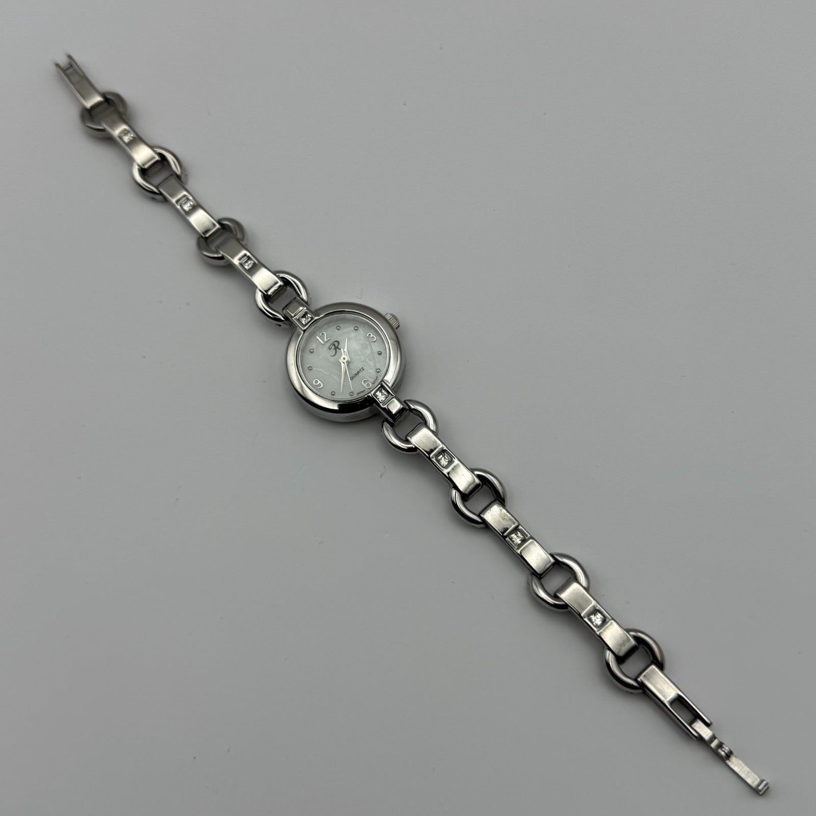 R Ladies Quartz Watch Silver Tone Bracelet Working 22mm New Battery