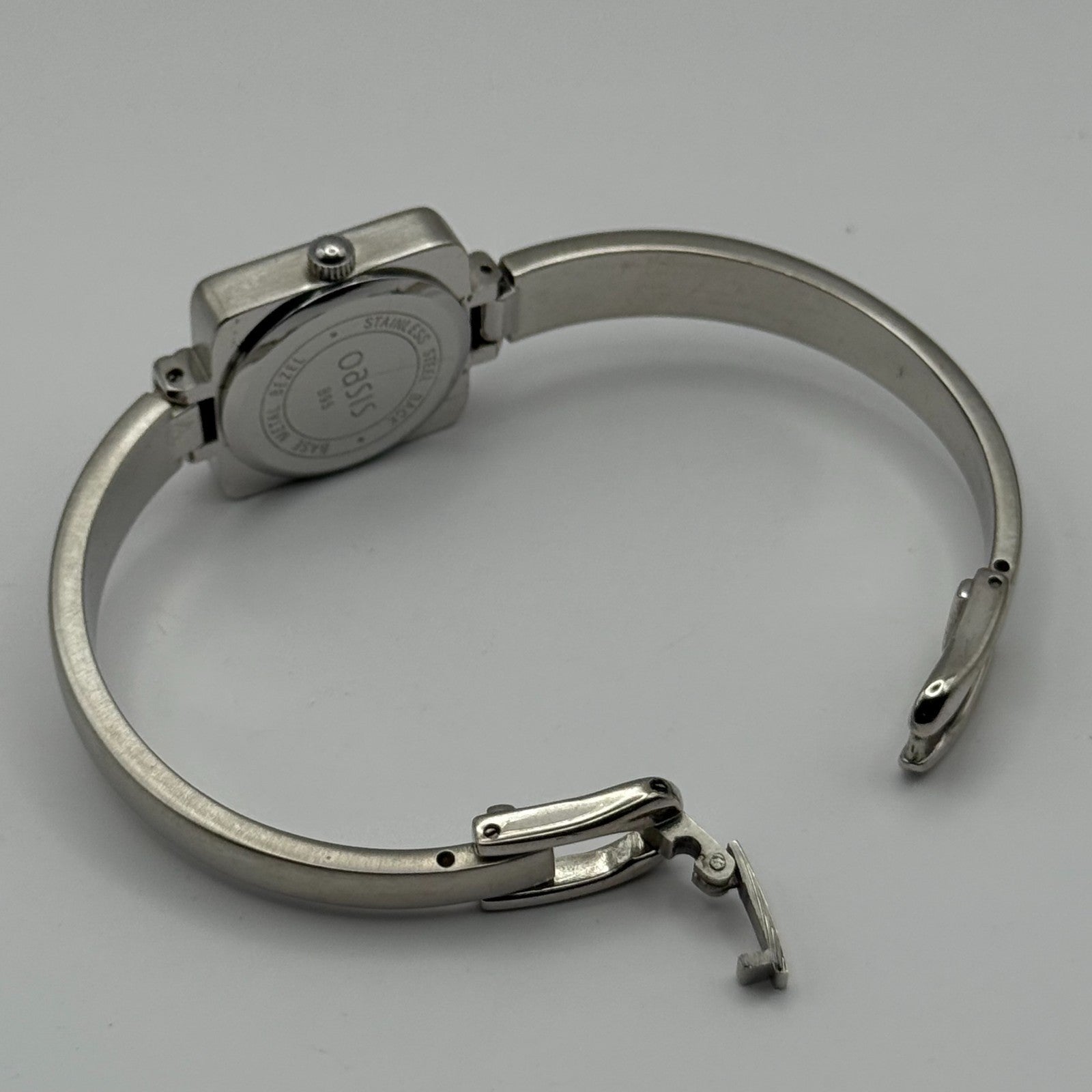 Oasis Ladies Quartz Watch B95 Silver Tone Bracelet Working 20mm 5.5 Inches