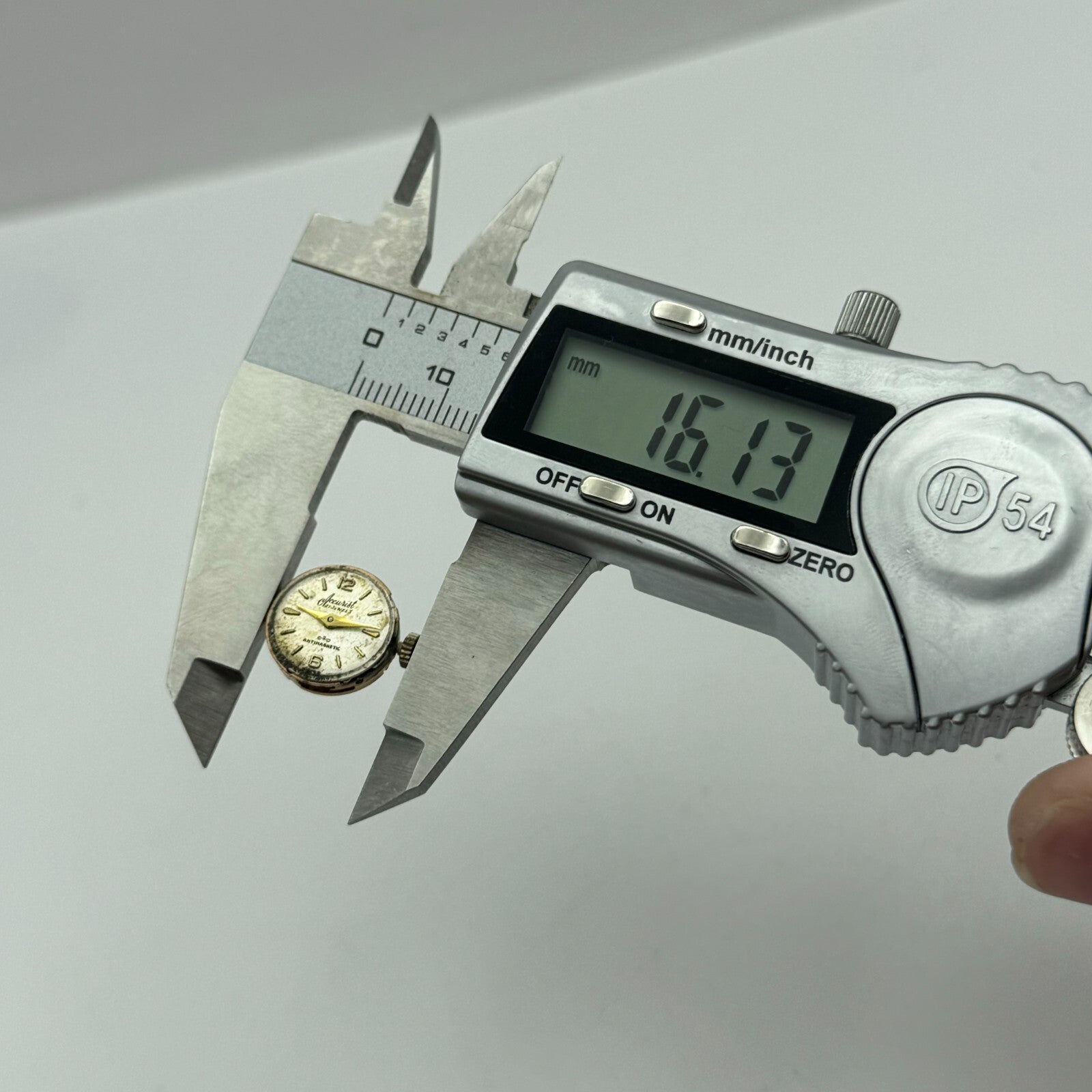 13.6mm Accurist Felsa 21 Balance Ok Manual Wind Swiss Watch Movement PARTS SPARE