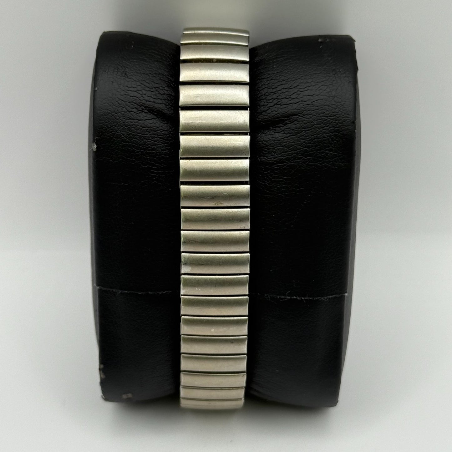 Genious Ladies Quartz Watch Silver Tone Expandable Band Japan Steel Working 24mm