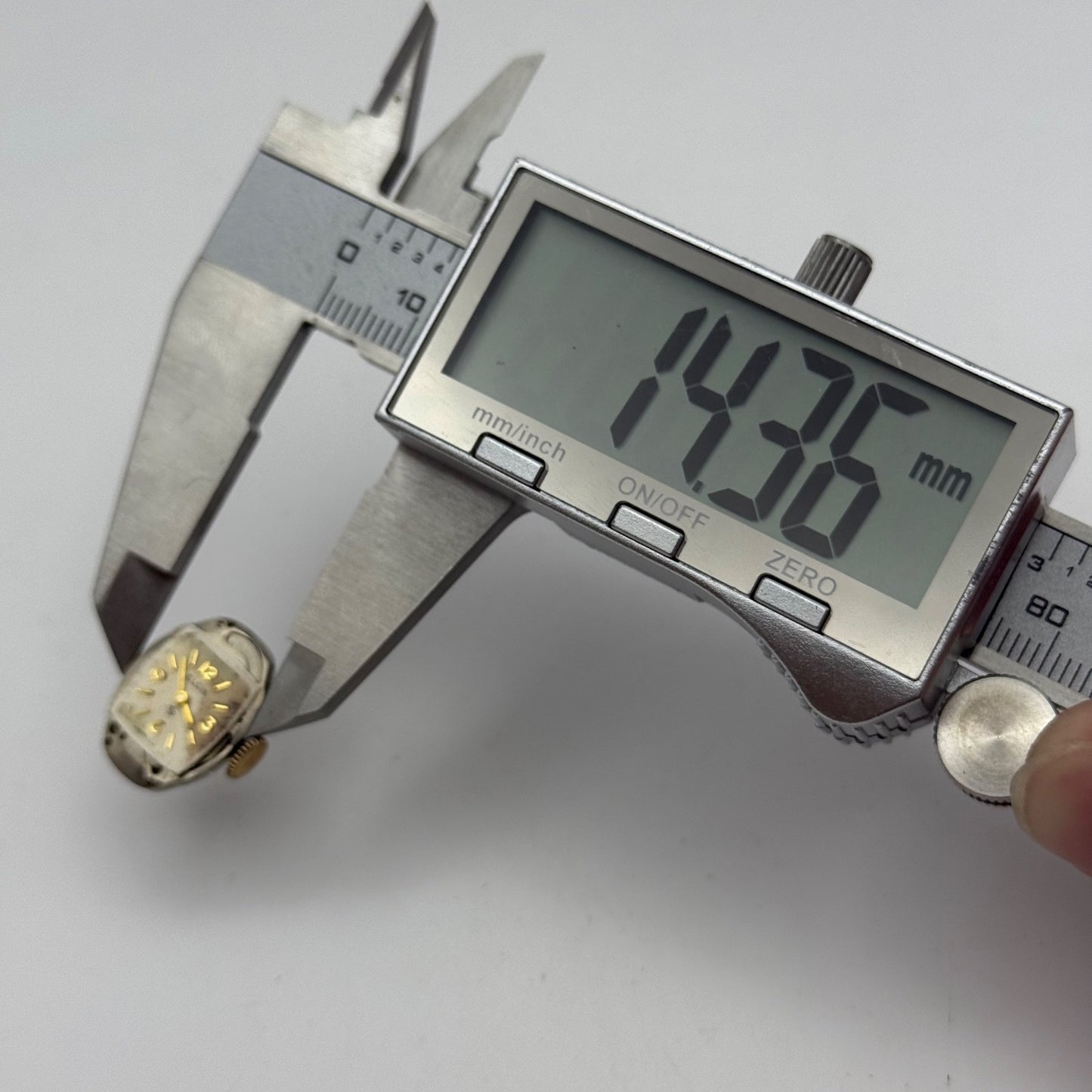 Elgin 662 Watch Movement 17 Jewels USA Vintage American Parts Repair 14.3mm