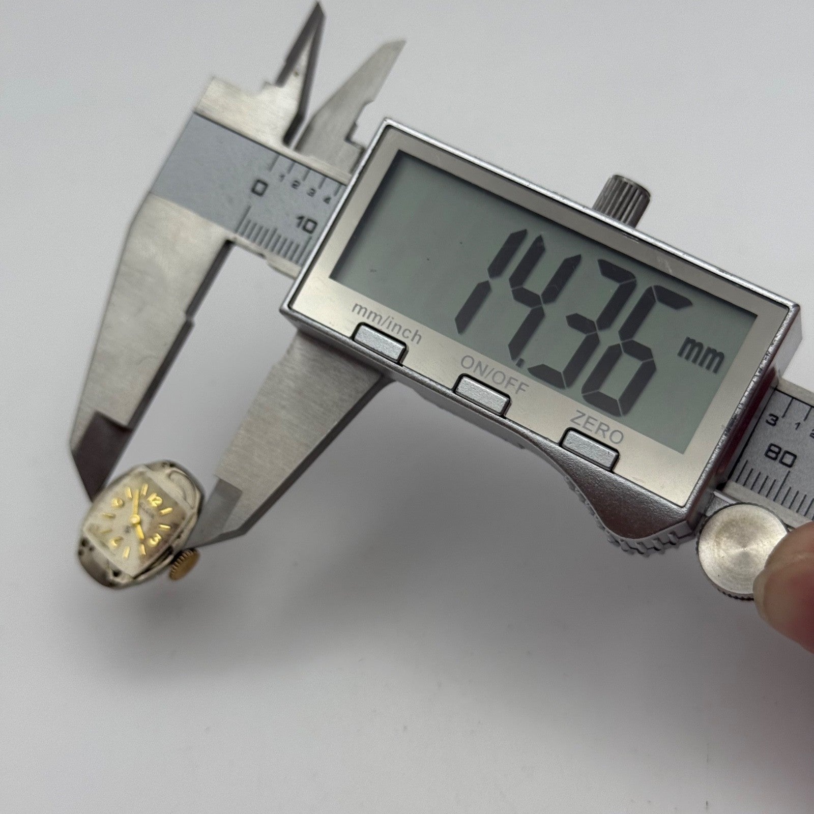 Elgin 662 Watch Movement 17 Jewels USA Vintage American Parts Repair 14.3mm