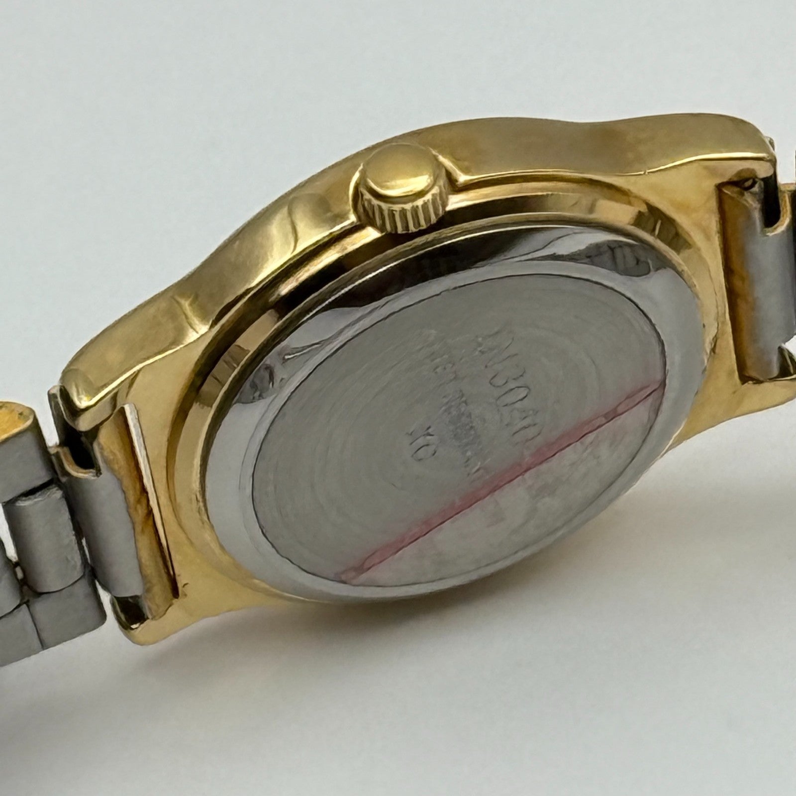 Ingersoll Ladies Quartz Watch Black Date Dial Gold Tone Bracelet Working 25mm