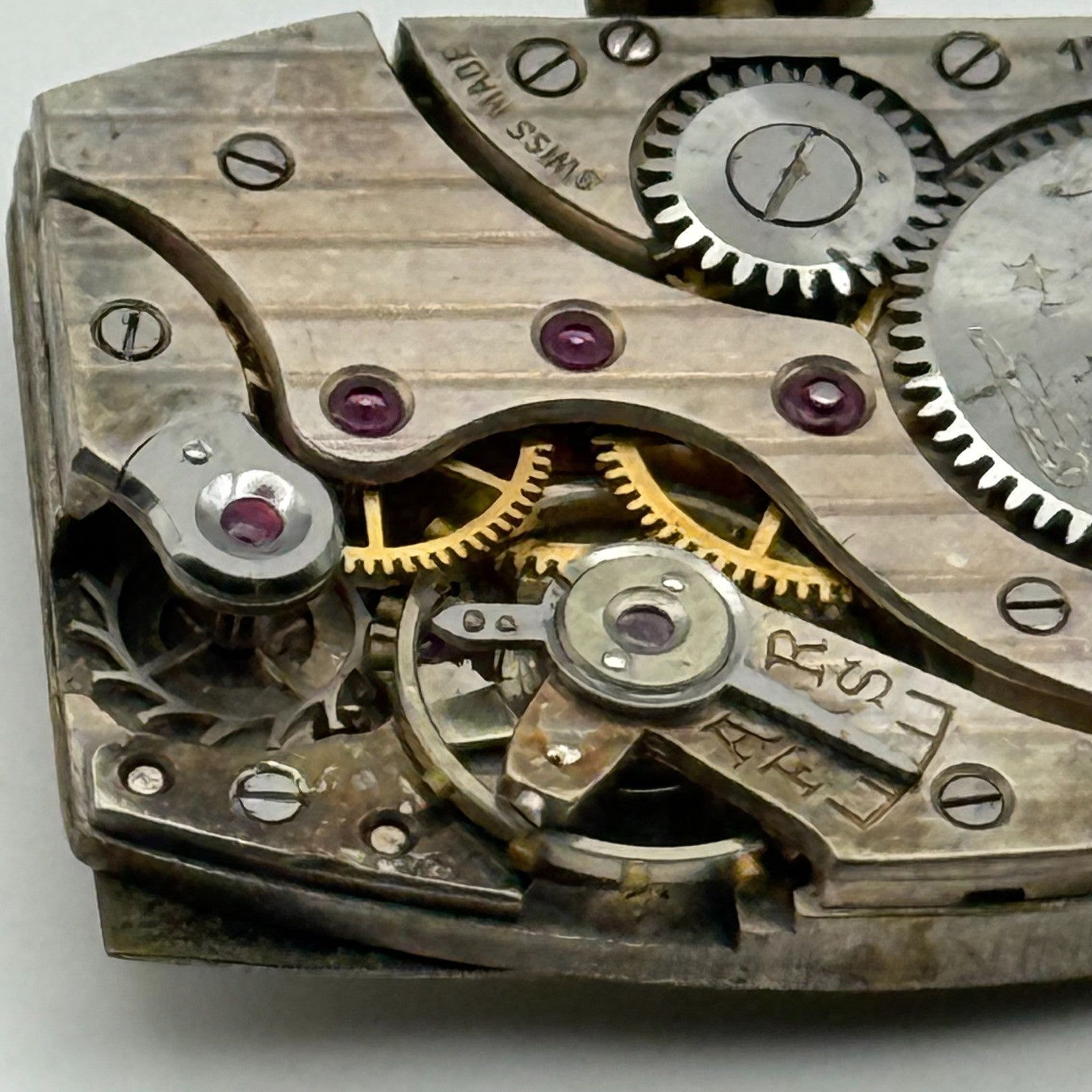 Everite 9/300 Tank Watch Movement Running 7 Jewels Manual Wind Parts 17.9mm