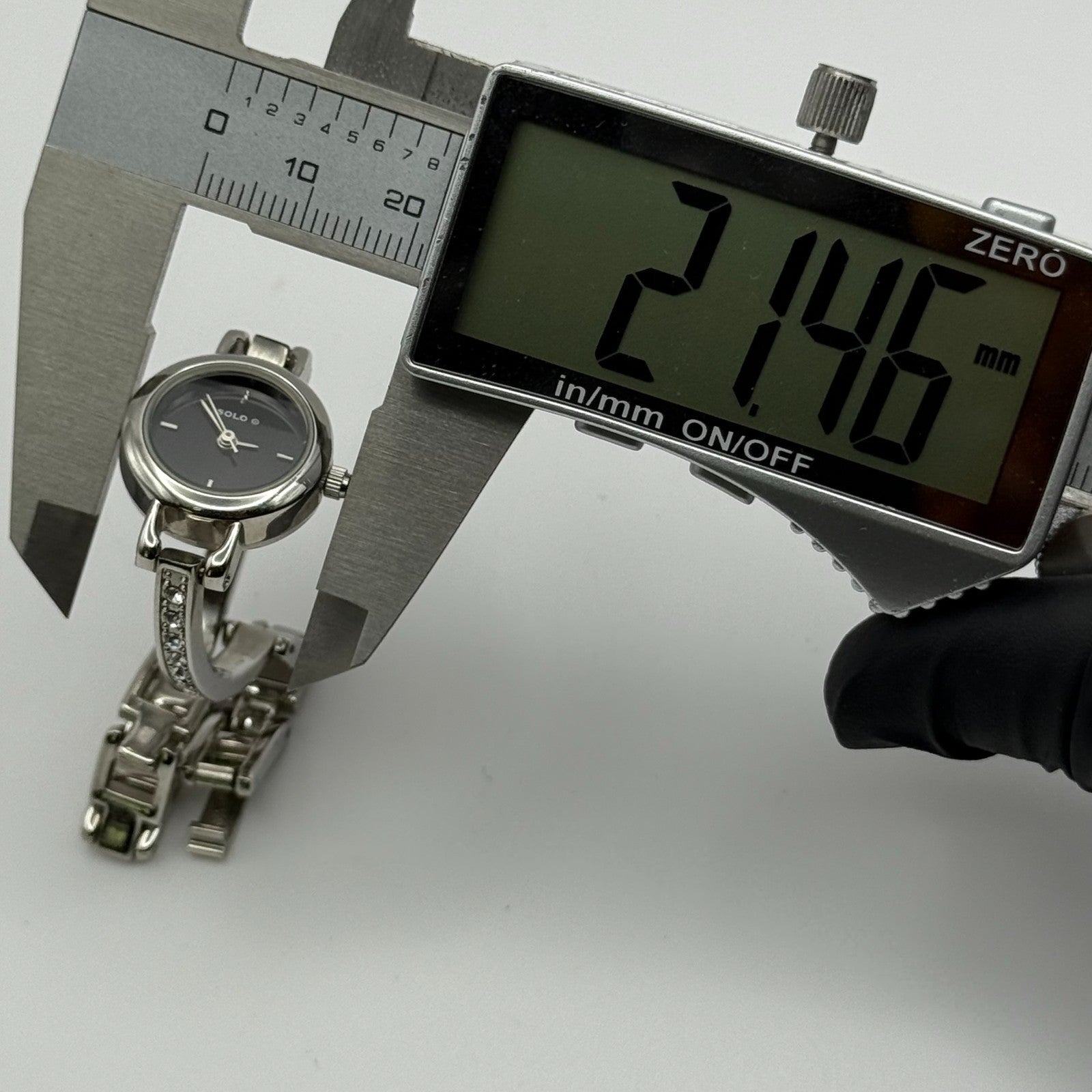 Solo Ladies Quartz Watch Black Dial Rhinestone Accents Bracelet Working 19mm