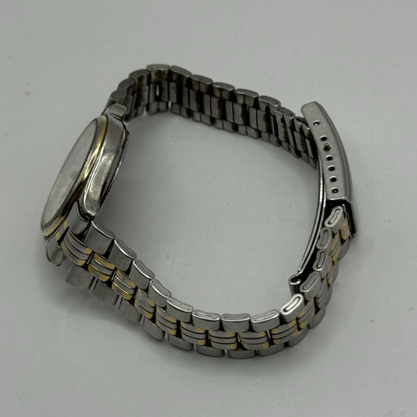 26mm Working Ladies Lorus V782-X113 Two Tone Date Dial Quartz Watch 6 Inches