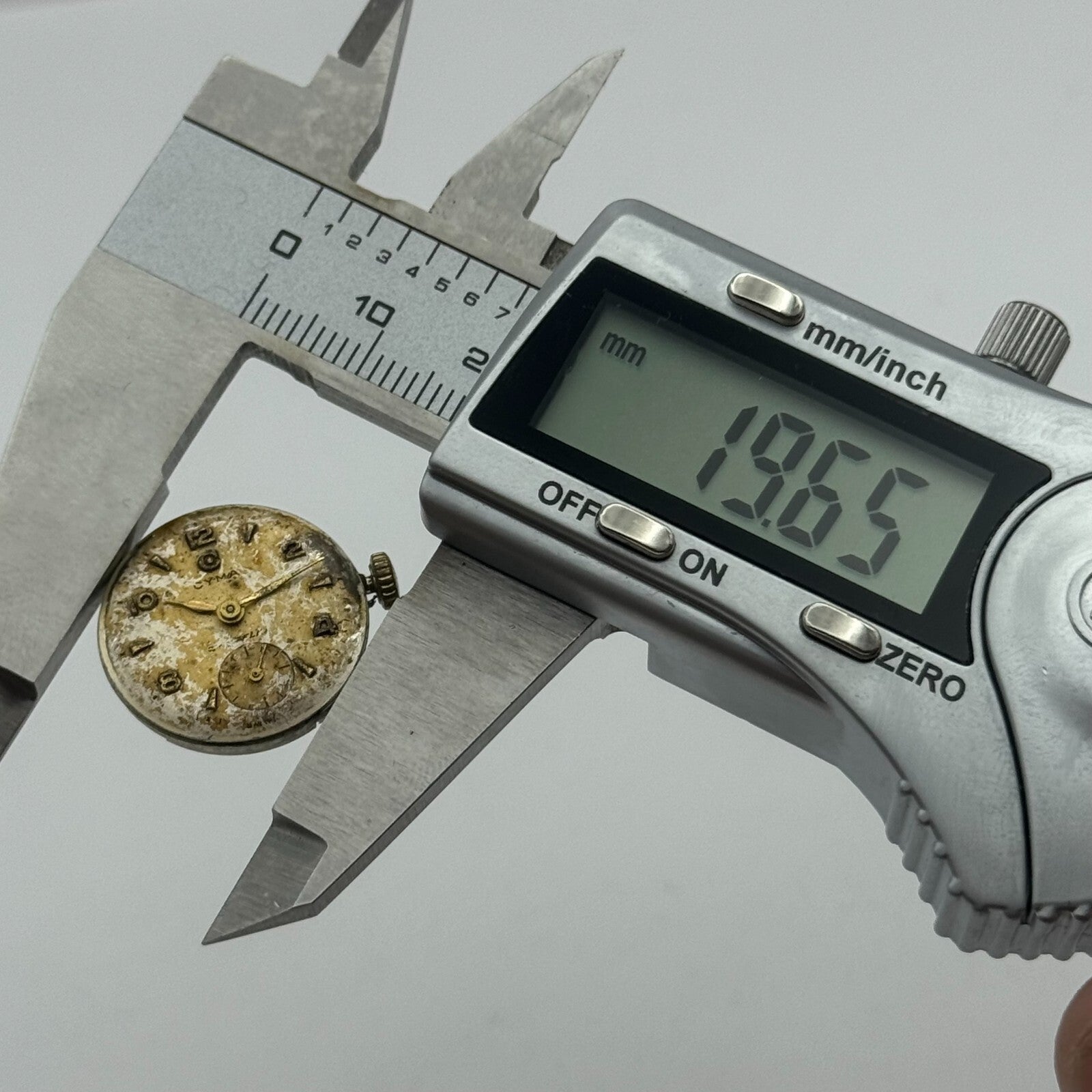 19.7mm Cyma R.424 Sub Seconds Manual Wind Watch Movement Swiss Vintage PARTS