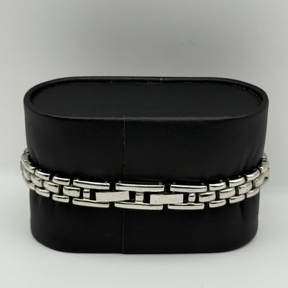 Thomas Calvi Ladies Quartz Watch Oval Dial Silver Tone Bracelet Working 21mm