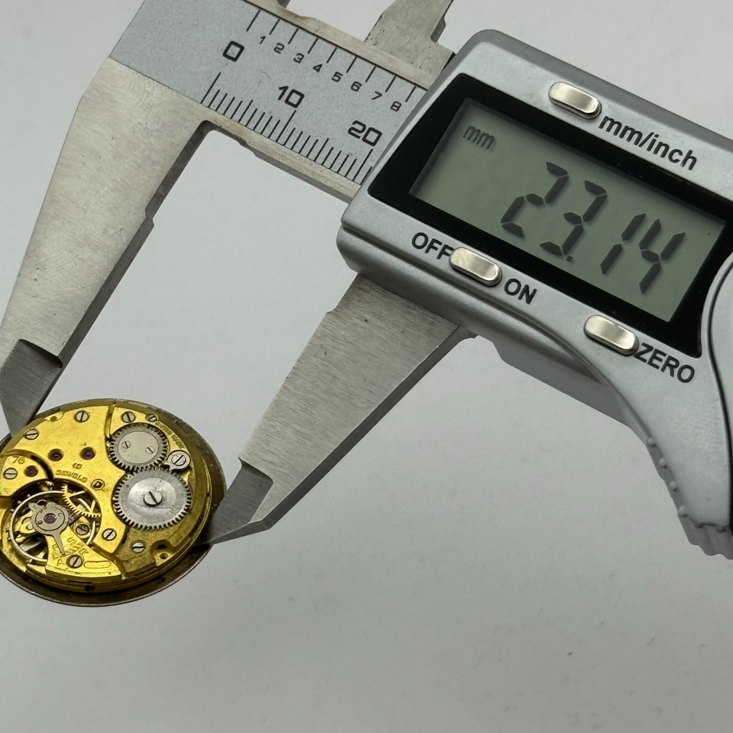 23.1mm Rotary Maximus Vertex Revue 76 Manual Wind Watch Movement Vintage PARTS