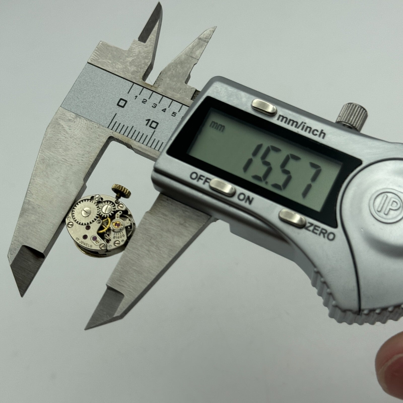 13mm Ladies Anker PUW 1075 Manual Wind Watch Movement 21600 Swiss Vintage PARTS