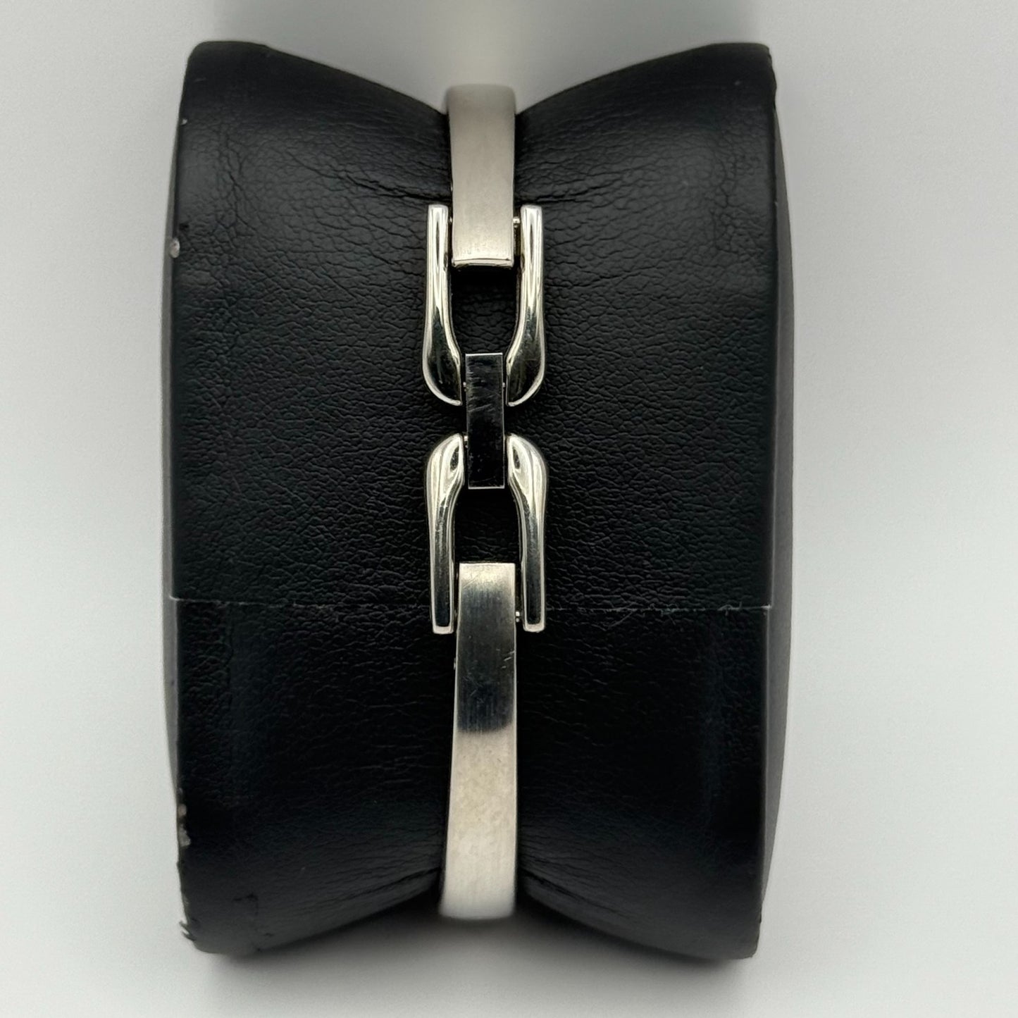 Oasis Ladies Quartz Watch B95 Silver Tone Bracelet Working 20mm 5.5 Inches