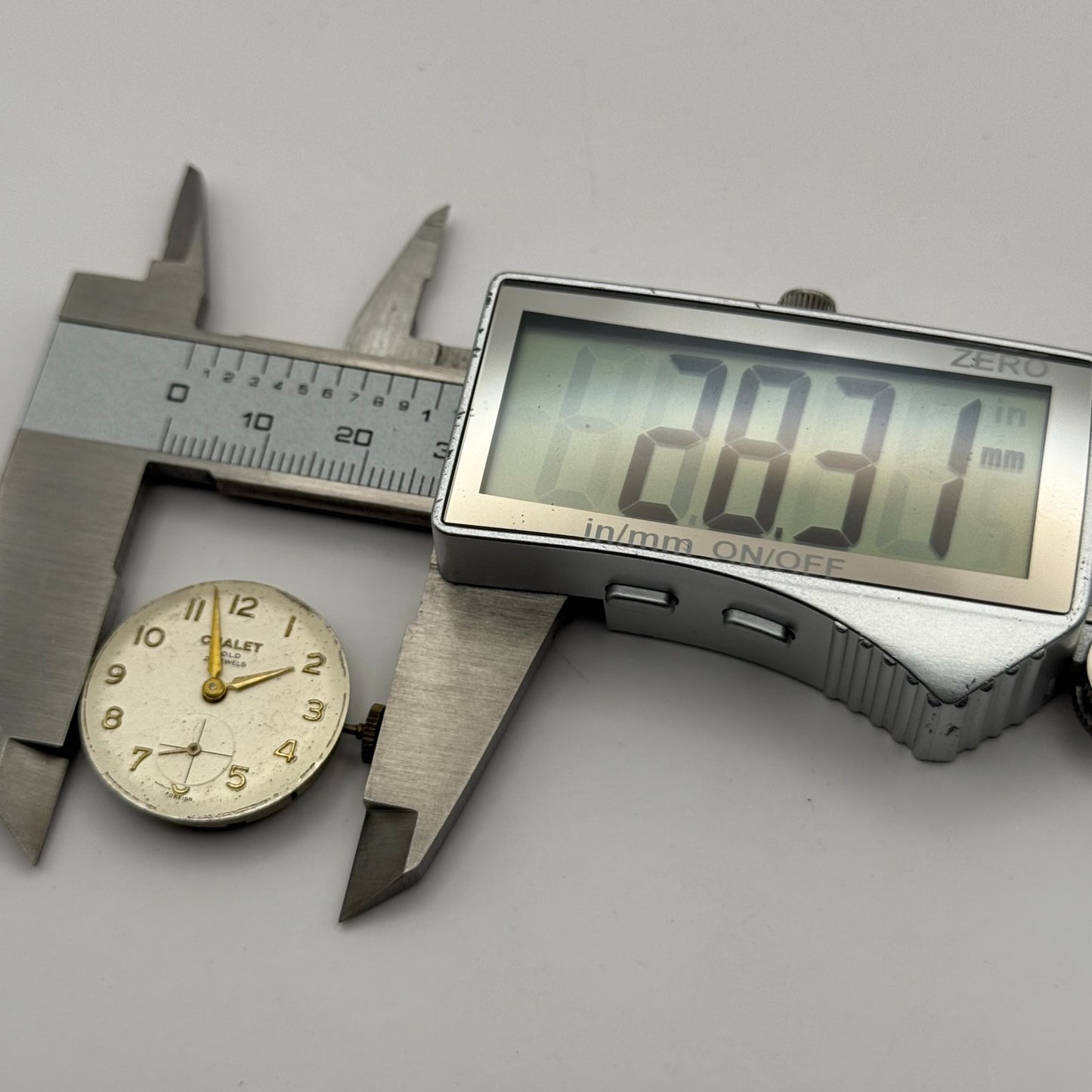 Chalet Gold 21 Jewels Watch Movement Running Manual Wind Vintage Parts 23.3mm