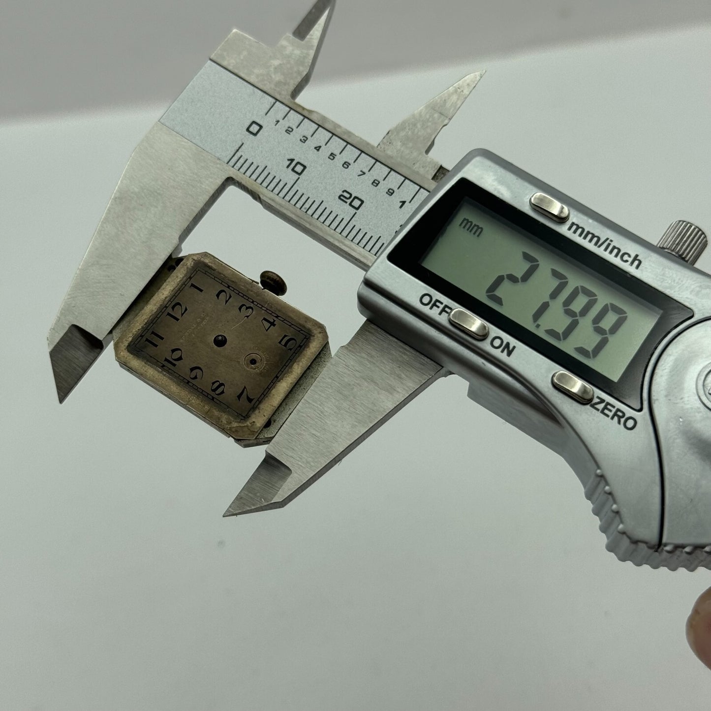 20.7mm Kendal & Dent Rotary Maximus Rare Tank Watch Movement Manual Wind PARTS