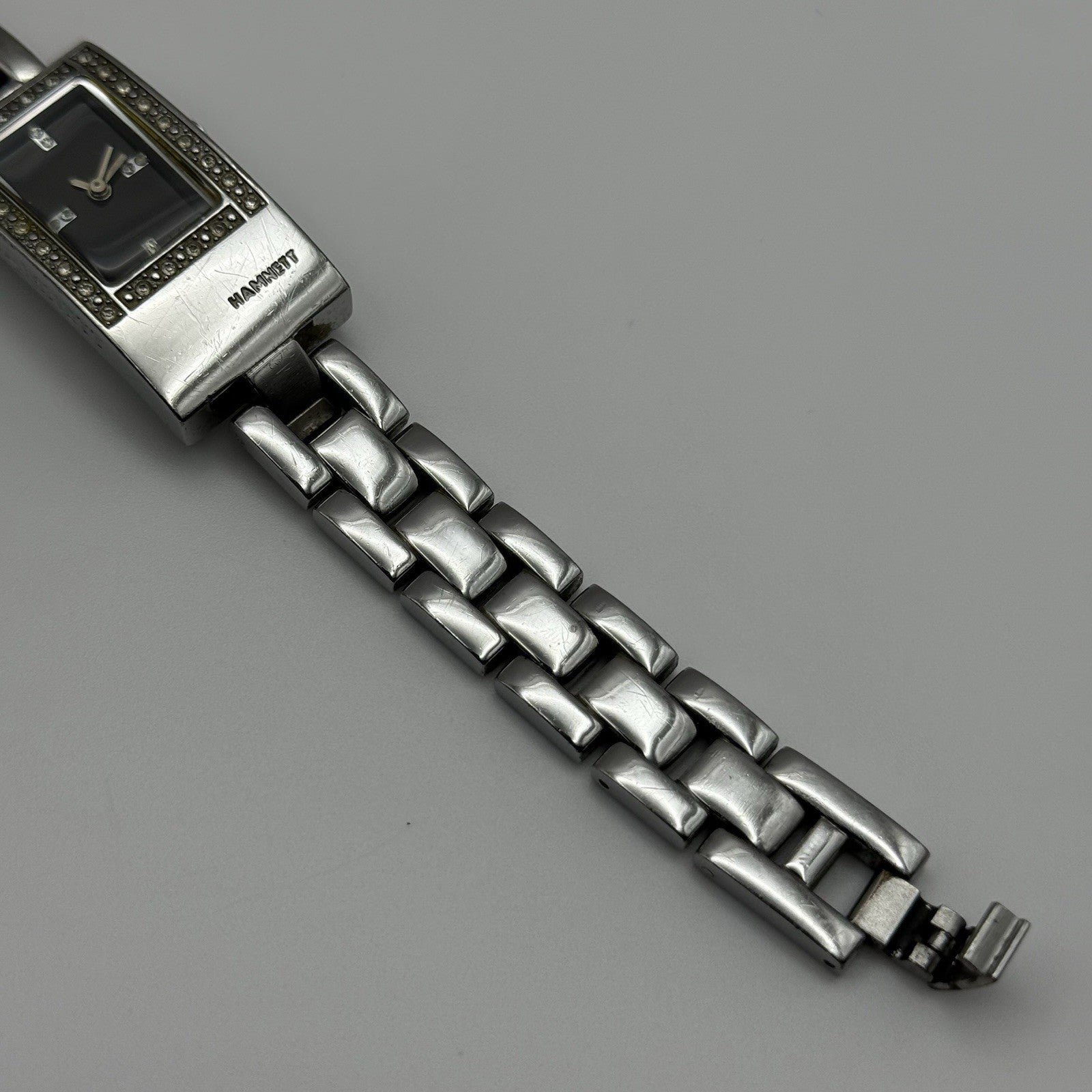 Working Hamnett Ladies Silver Tone Black Dial 19mm Quartz Watch New Battery