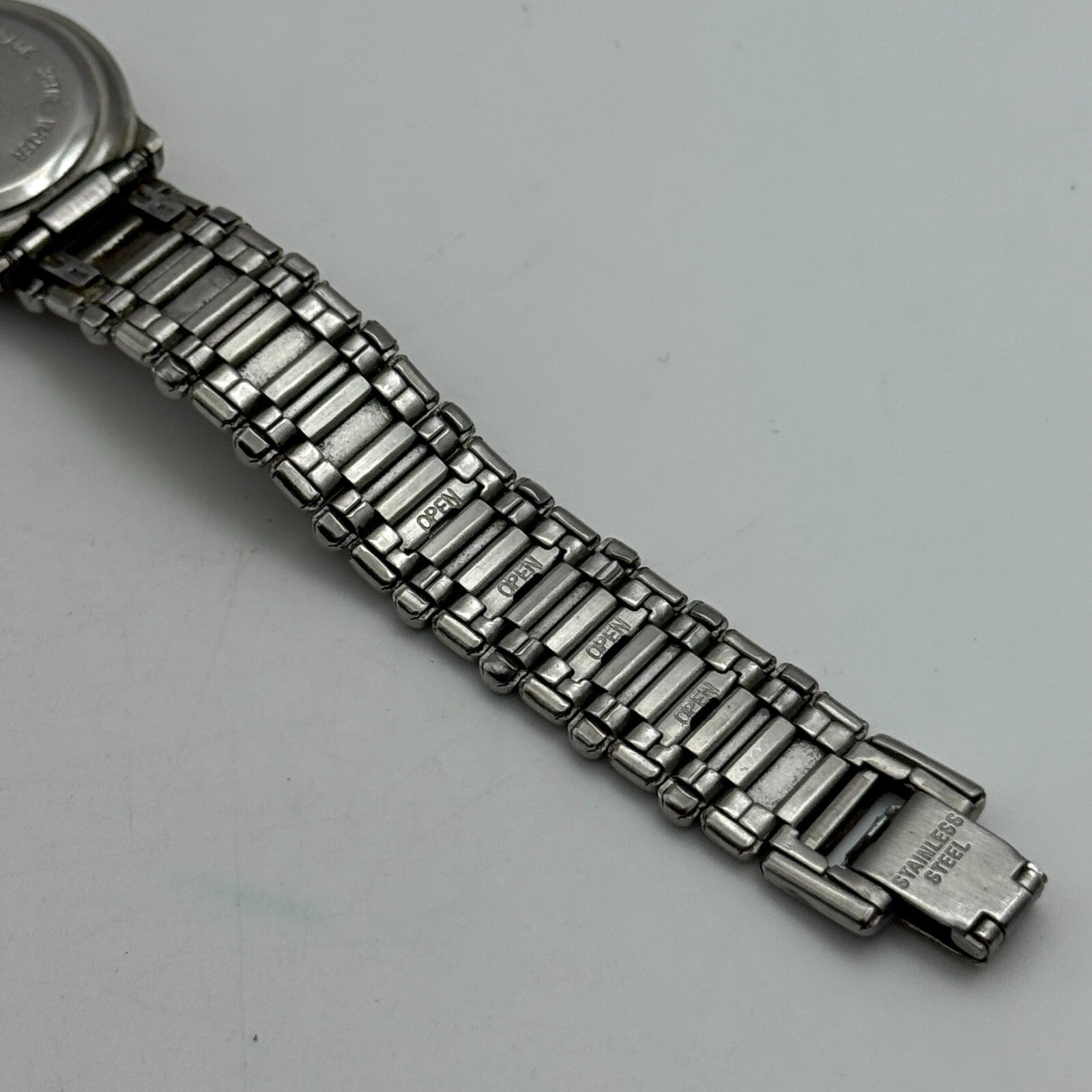 25mm Working Ladies Britania 30m Silver Tone Roman Numeral Quartz Watch 6 Inches