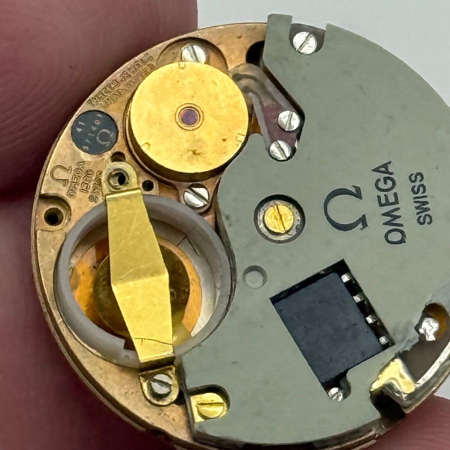 23.6mm Rare Vintage Omega Constellation 1220 Quartz Watch Movement PARTS REPAIR