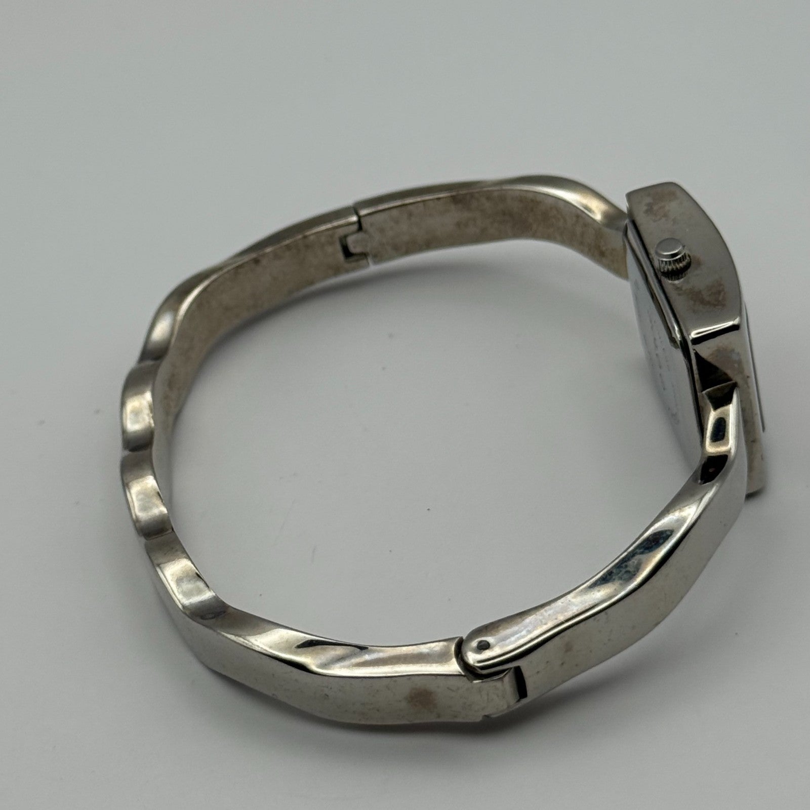 Solo Ladies Quartz Watch Pink Dial Silver Tone Bangle Working 20mm 6 Inches