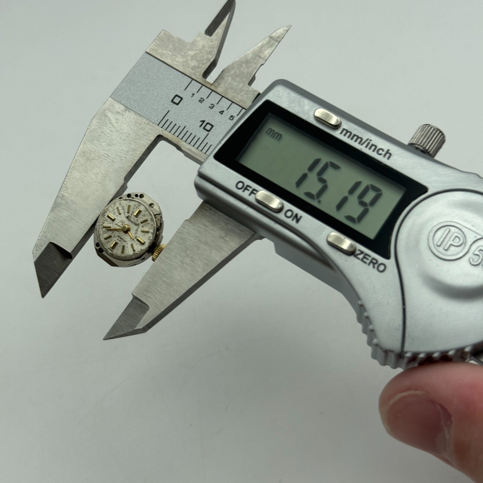 12.9mm Ladies Accurist AS 1977-2 A Schild Manual Wind Swiss Watch Movement PARTS