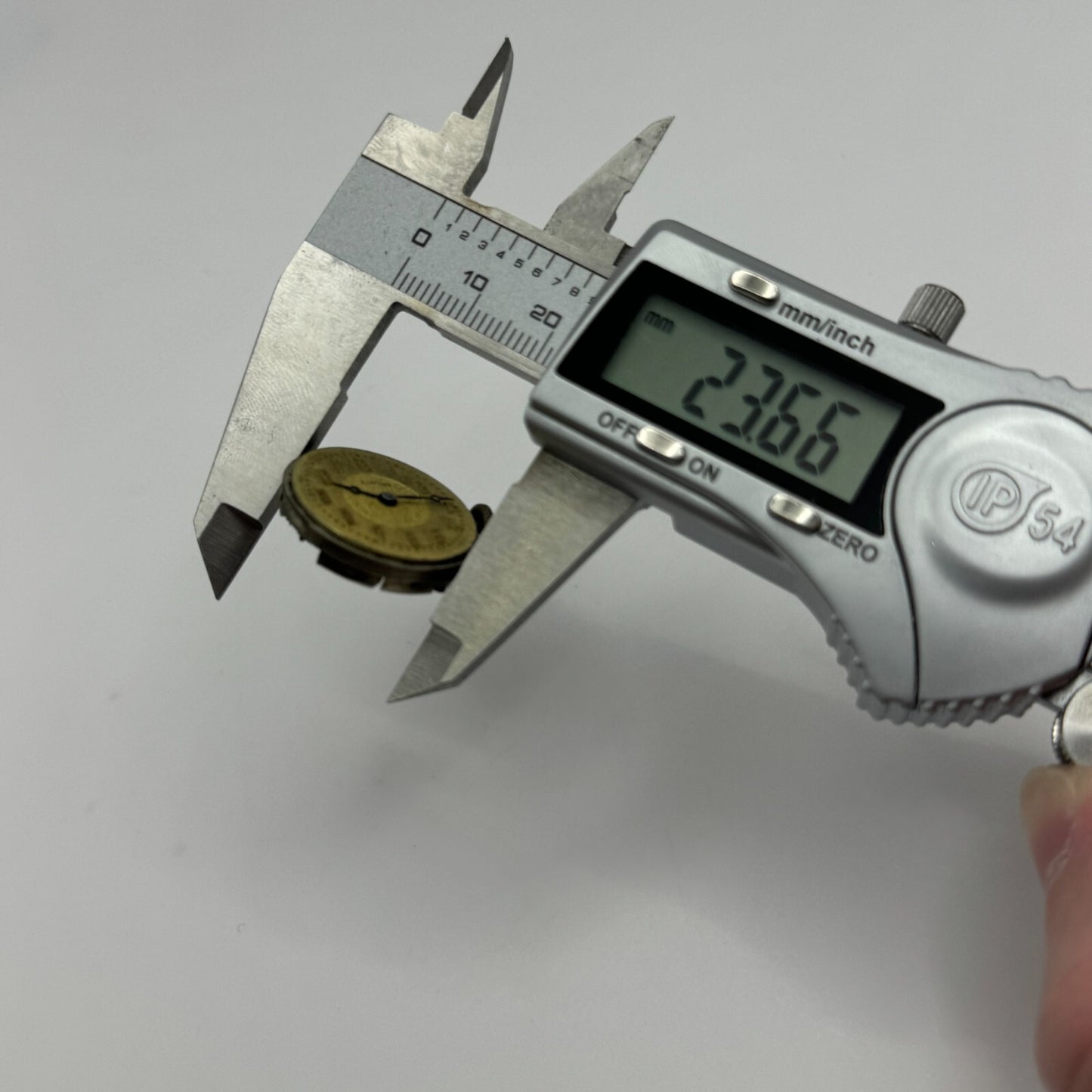 23.6mm Running Lavina Cal 705 Manual Wind Watch Movement Swiss Vintage PARTS