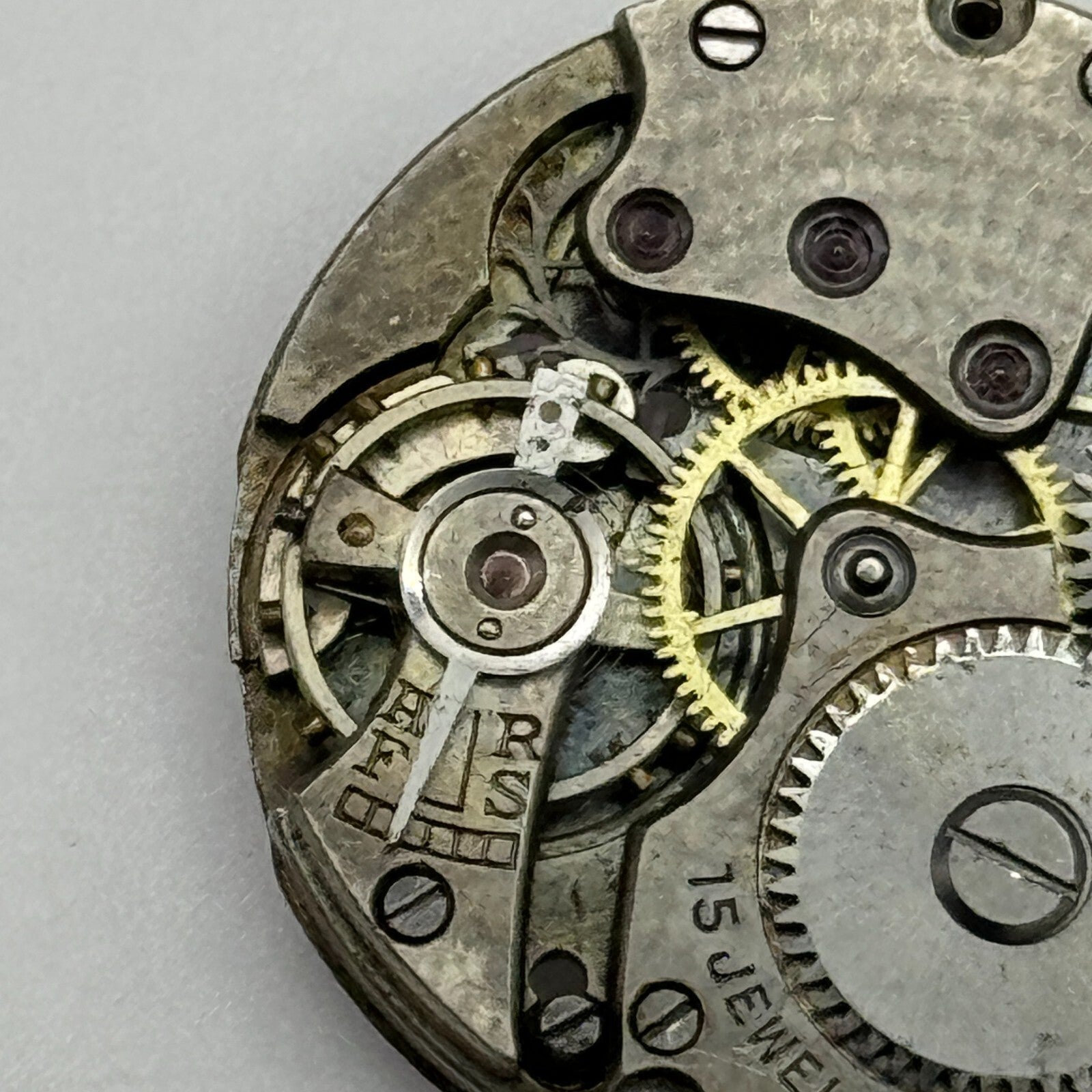 23.6mm Unidentified 15 Jewels Manual Wind Watch Movement Swiss Vintage PARTS