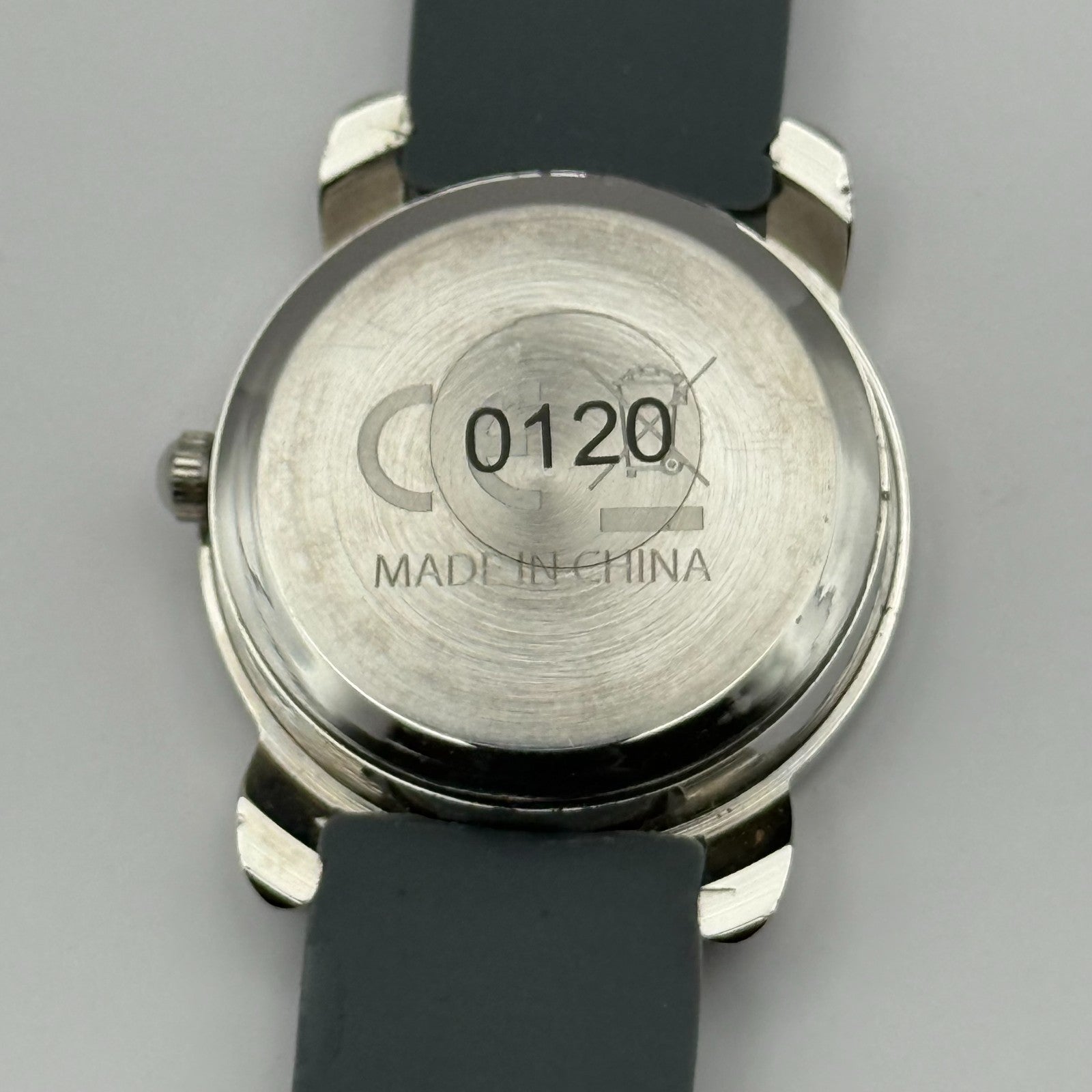 Smiggle Kids Quartz Watch Grey Dial Shark Print Strap Working 27mm NO CLASP