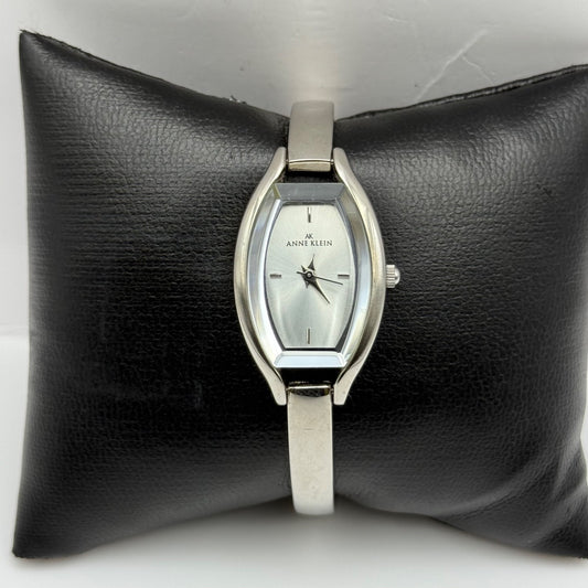 Working Anne Klein Ladies Silver Tone 20mm Quartz Watch 5.5 Inches New Battery