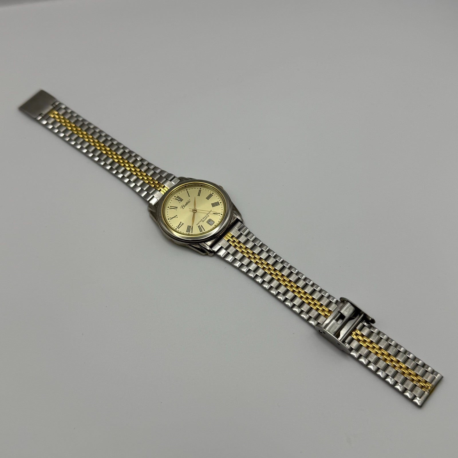 Battic Maruman Unisex Quartz Watch Two Tone Date Dial Gold Silver Working 33mm