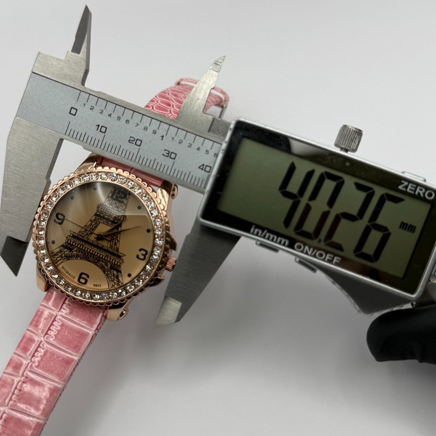 Womage Ladies Quartz Watch Eiffel Tower Design Crystal Accent Working 37mm