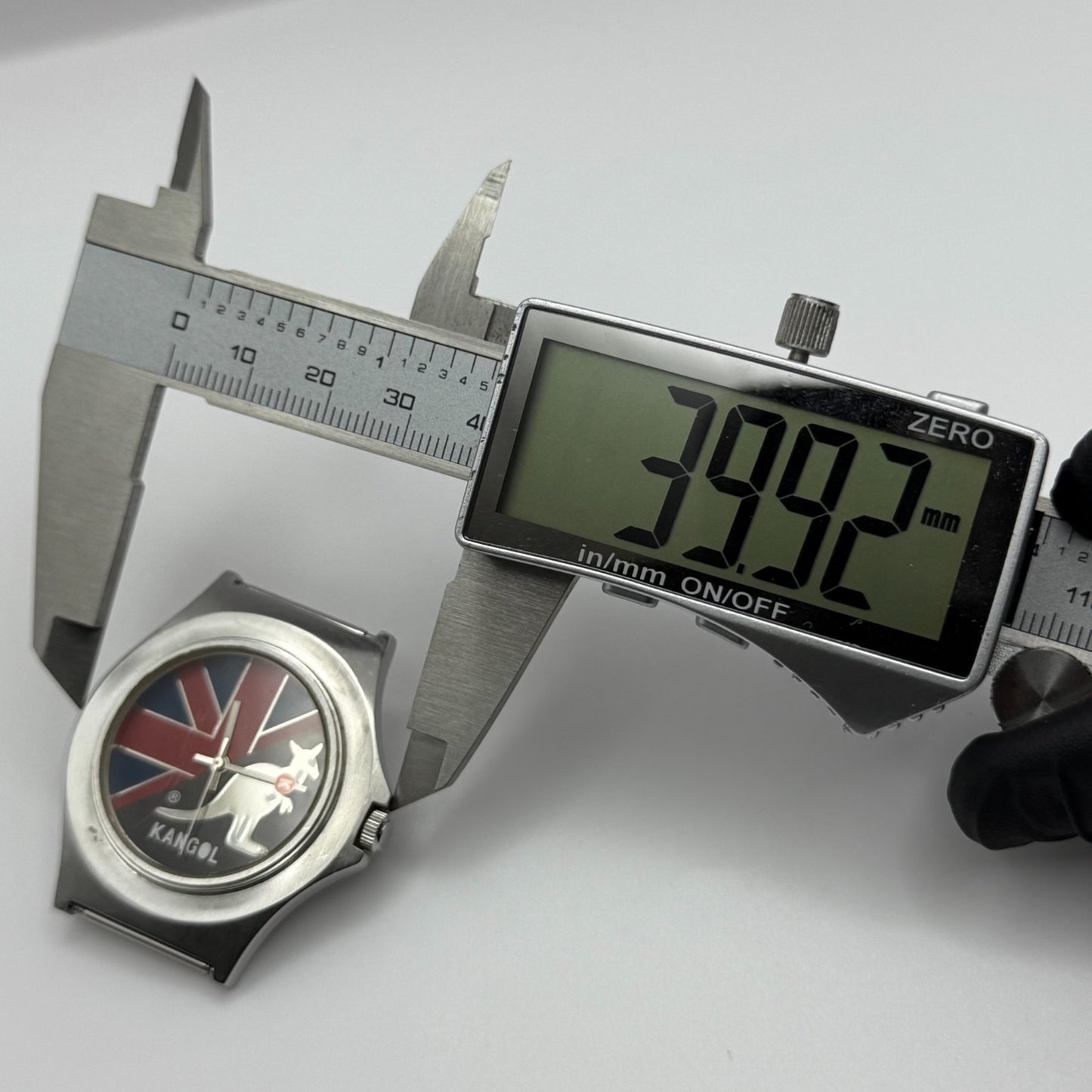 Vintage Kangol Men’s Quartz Watch Kangaroo Silver Tone 100 Metre Working 40mm