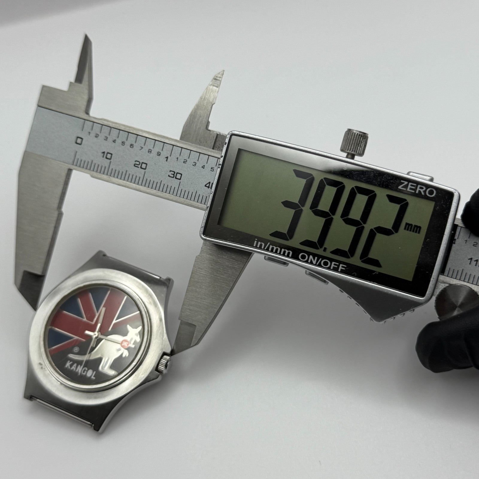 Vintage Kangol Men’s Quartz Watch Kangaroo Silver Tone 100 Metre Working 40mm