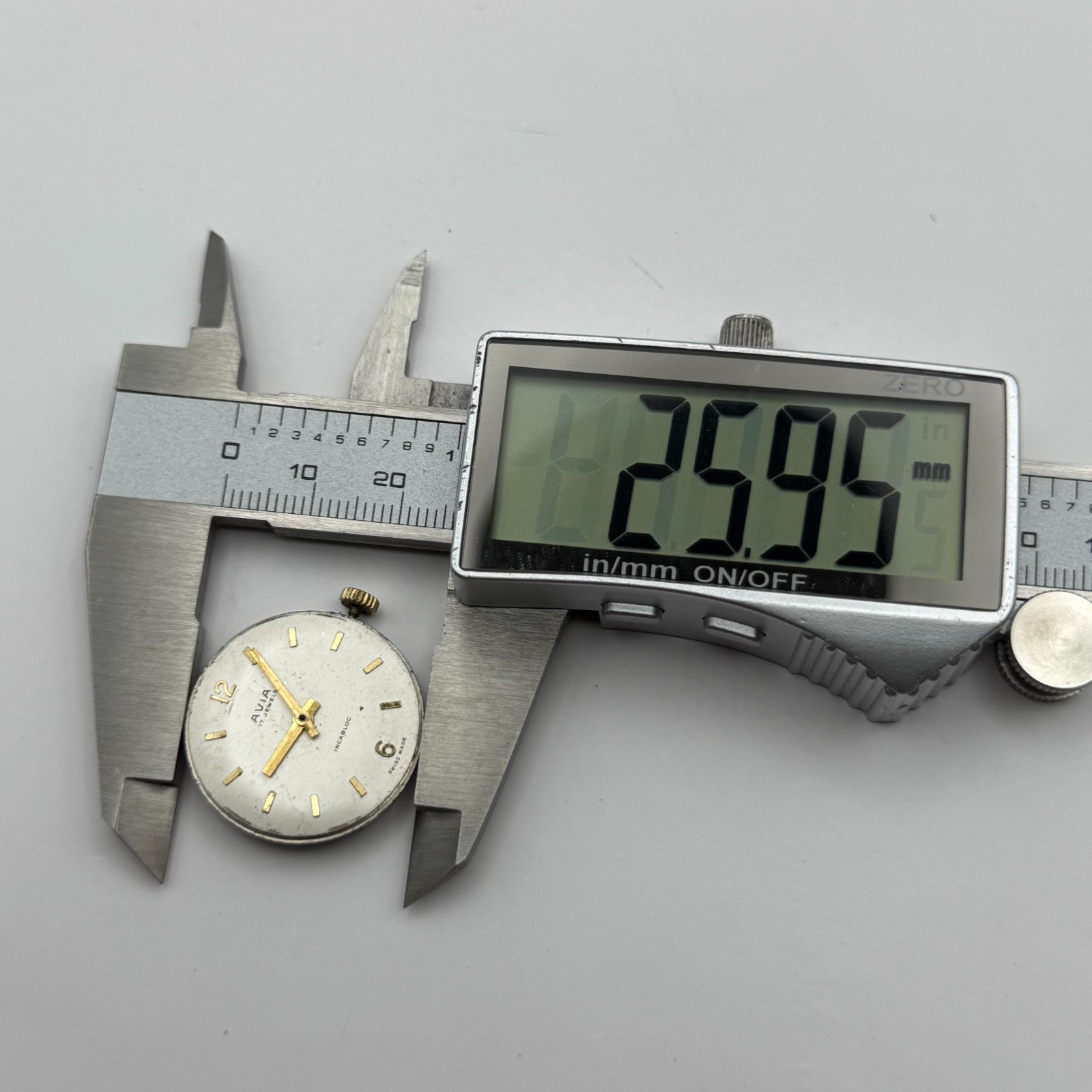 FHF ST 96 Watch Movement Avia Manual Wind Vintage Swiss Parts Repair 25.9mm