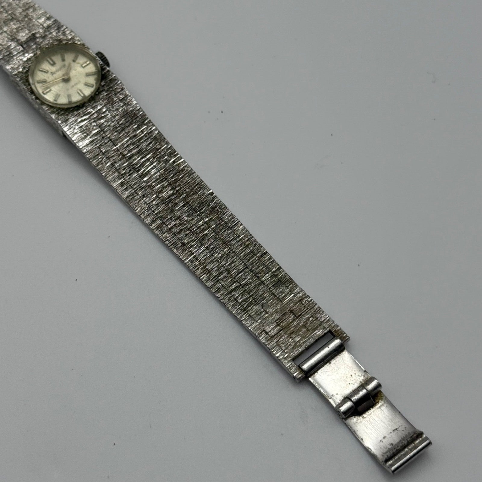 16mm Vintage Accurist 17 Jewels Bark Affect Swiss Manual Wind Watch PARTS REPAIR