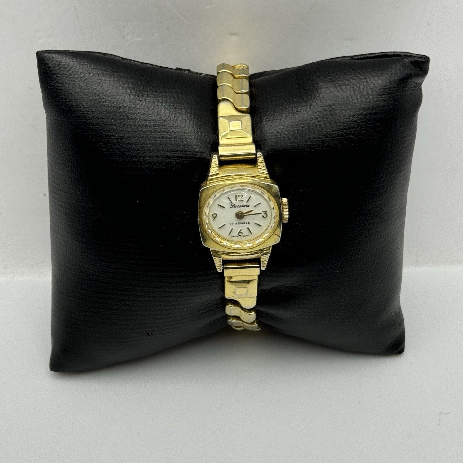 17mm WORKING Vintage Ladies Lucerne Manual Wind Expandable Cal 5001 Mvt Watch