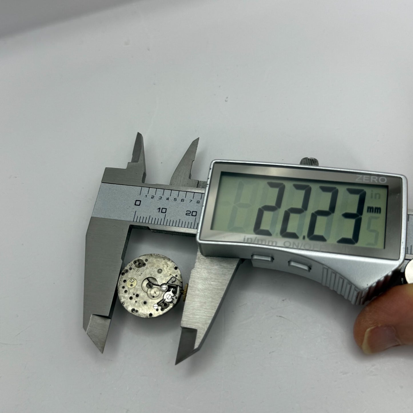 20.2mm Vintage Movado 15 Jewels Manual Wind Watch Movement PARTS REPAIR