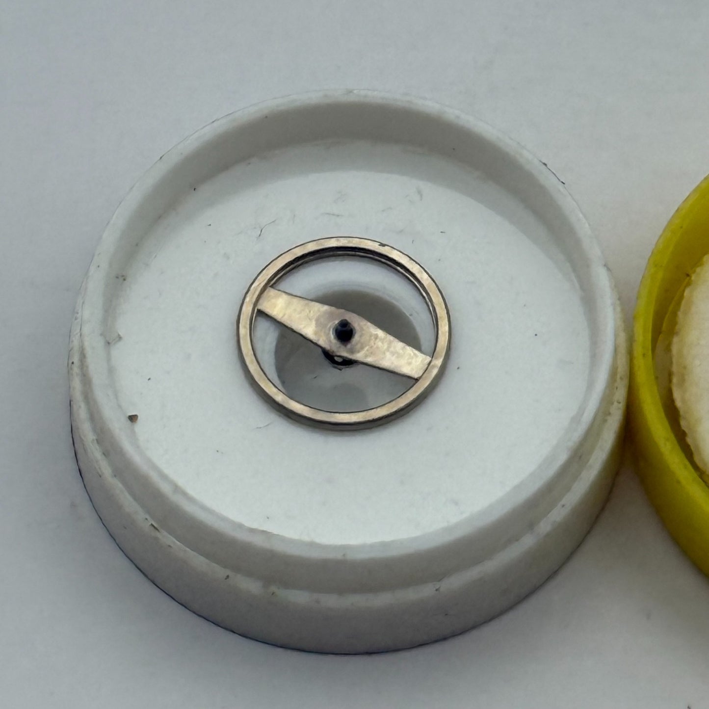 BRAC 2021 2051 Balance Complete Renata Watch Movement Parts Vintage Damaged