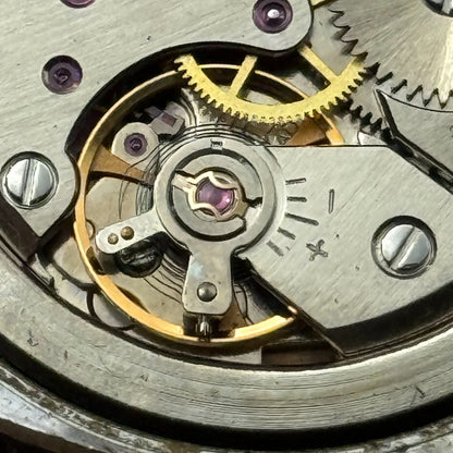 33mm Men's Vintage Peseux 7040 Rennie 17 Jewels Manual Wind Watch PARTS REPAIR