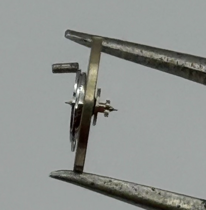 ST 69-21 Balance Wheel Complete And Spring 1509 M Watch Movement Parts 